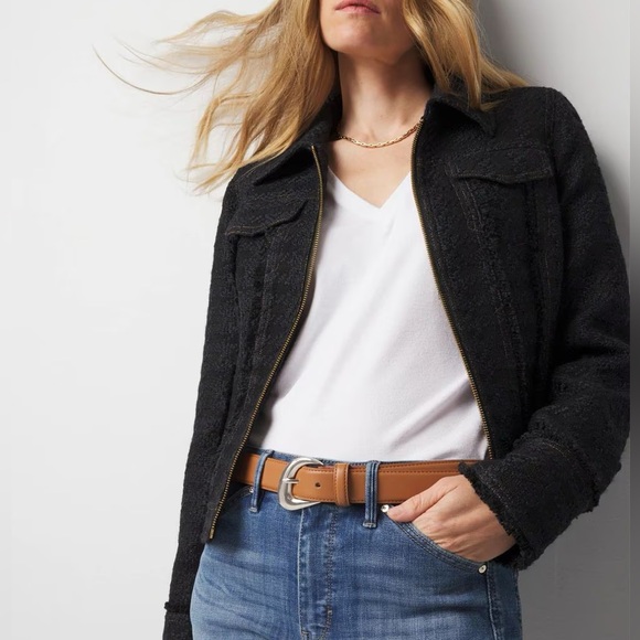 WHBM SCULPTURED BUCKLE BELT main image 4